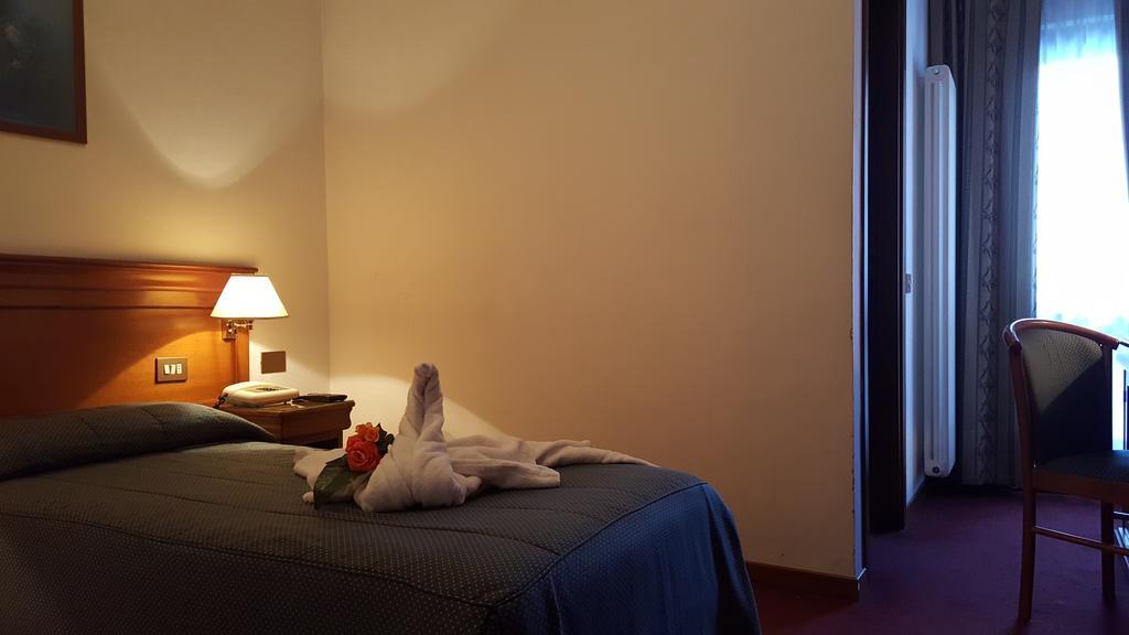 Hotel Castello Монжове Екстер'єр фото